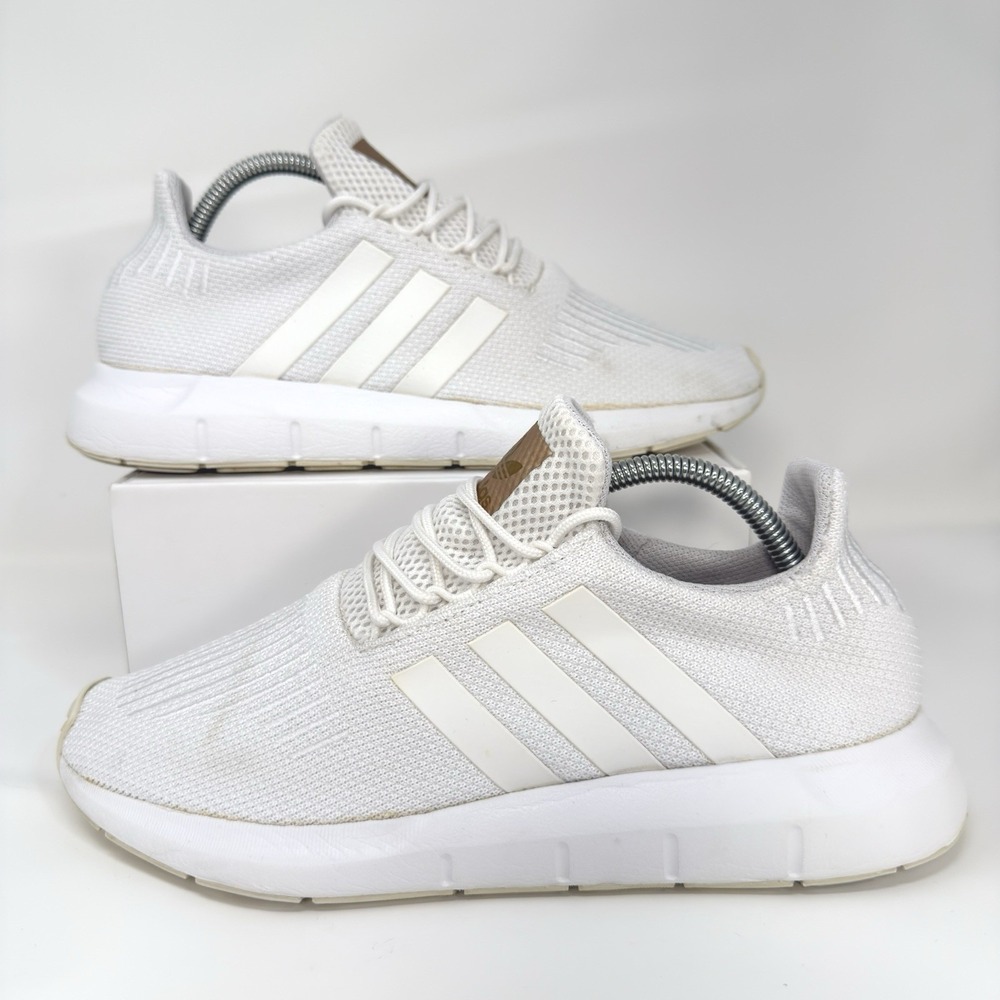 Adidas Swift Run Running Shoes Women's Size‎ 10 EG9492 White Athletic Sneakers